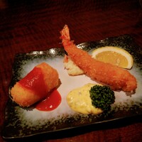 赤坂 津つ井 総本店 - カニコロと海老フライ
