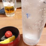 蛸焼とおでん 友の - 純サワー(レモン、梅干し付き)400円