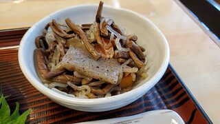 Manji - わらびの煮物