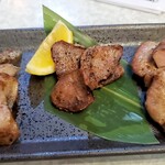 新宿思い出横丁 牛タンいろ葉 - 仔牛・豚・ラムのタン食べ比べ。失敗