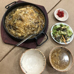 鴻運 - フカヒレあんかけチャーハン定食大盛(税込790円)