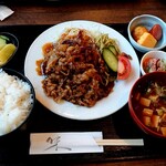 創作キッチン 司 - 料理写真:豚バラ肉の焼肉膳(税込1180円)
