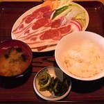 ジンギスカン ロッジ - ジンギスカン定食（ロース）