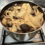 ジャパンミート - うどんには、茄子、舞茸、平茸。これが旨いんだ！