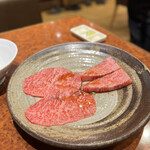 焼肉 スタミナ苑 - 特選二種盛り(右リブマキ左リブ芯)