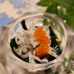 北新地 鮨 栞庵 やましろ - 鳴門の生わかめと釜あげしらす