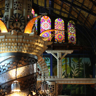 まるでおとぎの国のよう◇非日常へ誘う、モザイク模様の感動空間