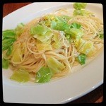 Sopra Sotto - キャベツとしらすのオイルパスタ