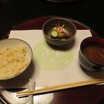 三養荘 - 桜海老炊き込みご飯