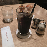 La Soeur AUX BACCHANALES - 