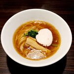 176667922 - 醤油らー麺 780円