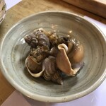 楽座 - つぶ貝煮付×２。