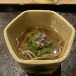 茜坂大沼 - たたき蕨の蕎麦　前回の鴨蕎麦も美味しかったけど、これも非常に美味しかったです！！もう一回味わいたいヤツ！