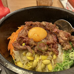 カルビ丼とスン豆腐専門店 韓丼 - 石焼きカルビビピンバ