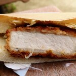 LAWSON - 料理写真:令和4年6月
三元豚の厚切りロースカツサンド (1個入り) 235円→半額の117円