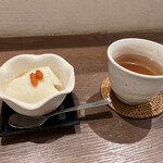 心泉茶苑 - 杏仁豆腐　２００円（税込）