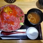 吉祥寺 肉ドレス海鮮丼 - 