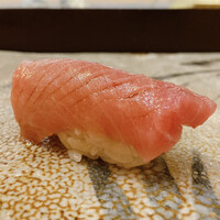 すし家 一柳 - マグロの中トロ