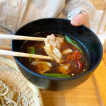 Sobakiri Ishigaki - 初夏のざるそば　伊勢赤鶏と夏野菜の温汁