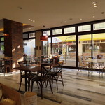 ヤナイフードホール - 2022年の｢内観｣テーブル席