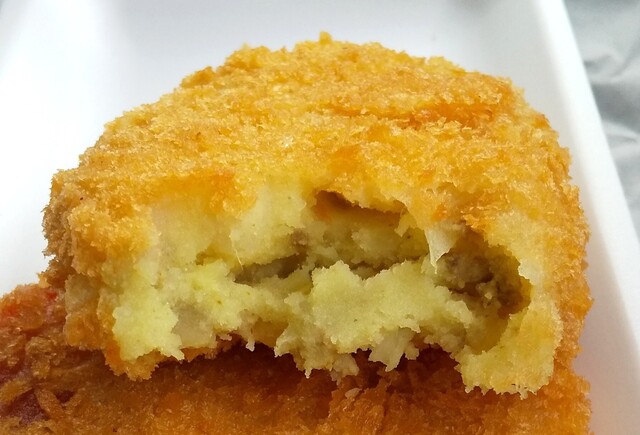 伊藤精肉店 - 中豊（コロッケ）の写真