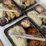 からあげや カリッジュ - ヤンニョムチキン弁当(740円)
