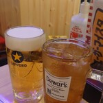 ビーフキッチンスタンド - 生ビール550円 ウーロンハイ438円