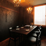 AJITO - 落ち着いた雰囲気の店内は、大小さまざまな個室を豊富にご用意！