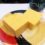 Sushikaisen Uotei - 自家製だし巻きたまご（￥396）。ボリューム満点！ ひんやり＆甘みがあって、和風デザートの趣