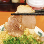 ラーメン魁力屋 - チャーシュー、リフト！
