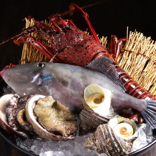 A must-see is the seasonal menu where you can taste the best of the season ◎ Don't miss Seafood zukushi course