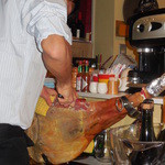 ラ コルメナ - 枝肉からその場で切り分け