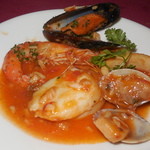 漁師鍋サルスエラ取り分けて