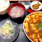 金の餃子酒場 - マーボー豆腐(定食) 税込800円
