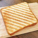 ラーメン魁力屋 - キャンプの朝食「ピザトースト風ホットサンド」
※お店の内容とは関係ありません。