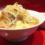 ラーメン二郎 - ラーメン半分＋ニンニク多め＋白ネギ