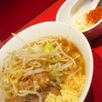 ラーメン二郎 - ラーメン半分＋ニンニク多め＋白ネギ