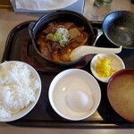 たぬき - 牛すじ煮こみ定食