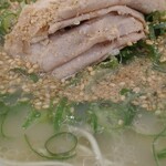 元祖ラーメン長浜家 - 胡麻振るっしょ？