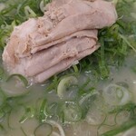 元祖ラーメン長浜家 - デフォ…肉〜♪