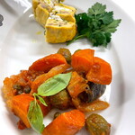 ガストロノミア ヨシ - カポナータ シシリア風 550円/100g（込） ※画面奥のトルティージャは別です