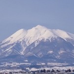 Rairai Ken - お店の前からの岩木山（雄大な津軽富士）