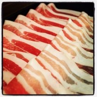 西新初喜 姪浜駅南店 - お肉屋さんがやってるお店なので、お肉もなかなかいけますね〜♪