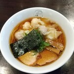 八雲 - 特製ワンタン麺ハーフ黒だし