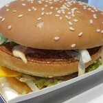 Mc Donalds - ビックマックよりは大きいすね。