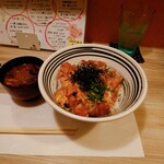 和心 かぎり - 親子丼と赤出し