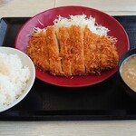 Katsuya - ロースカツ定食690円（税別）