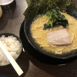 Yokohama Kakei Ramen Ryoma Ya Takeo Ten