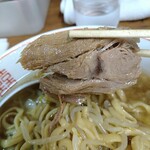 ラーメン二郎 - 肉質柔らかい