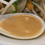 極濃湯麺 フタツメ - クリーミーな豚骨スープにトマトの甘味と酸味